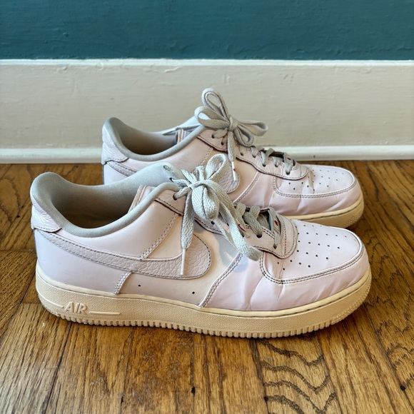 Nike Air Force 1 Limited Edition Light Pink Valentine’s Sneakers, size 11 w - Picture 3 of 6